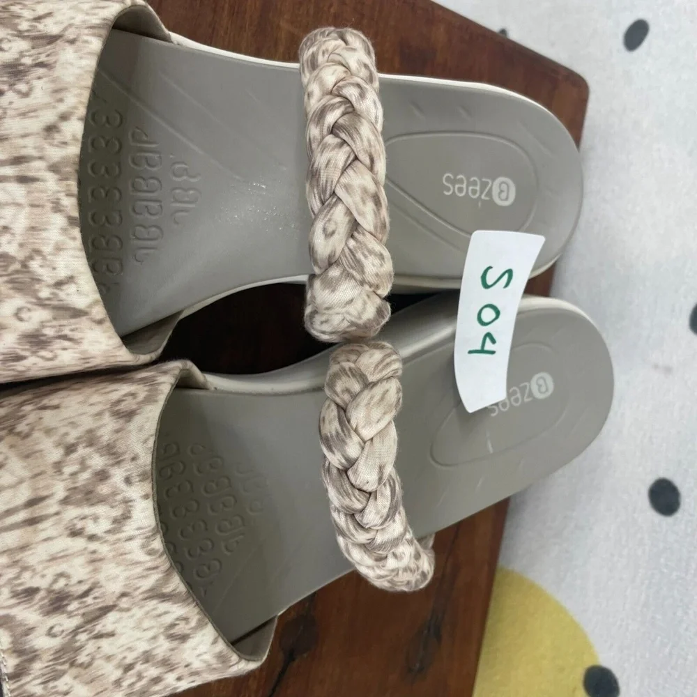 BZees Womens New Wave braided‎ Slide Sandal Natural Ikat Print 10M Beige neutral